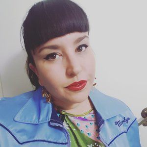 Meet your Posher, Carla